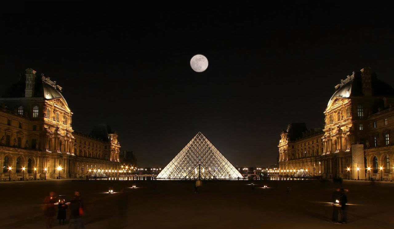 Light on Louvre